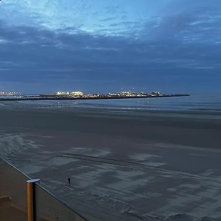 Uniek Met Zeezicht En Prive Garage