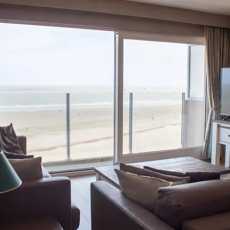 Uniek Met Zeezicht En Prive Garage Apartman