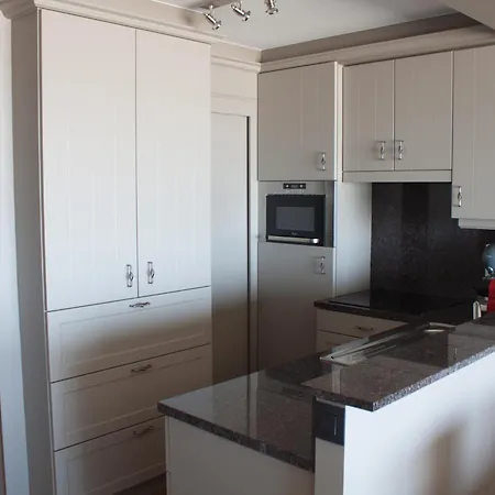 Uniek Met Zeezicht En Prive Garage Apartman *