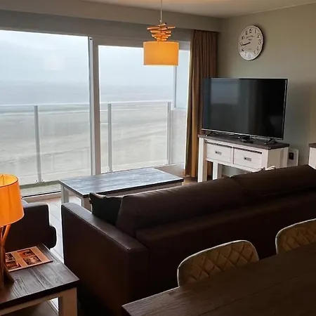 Apartment Uniek Met Zeezicht En Prive Garage
